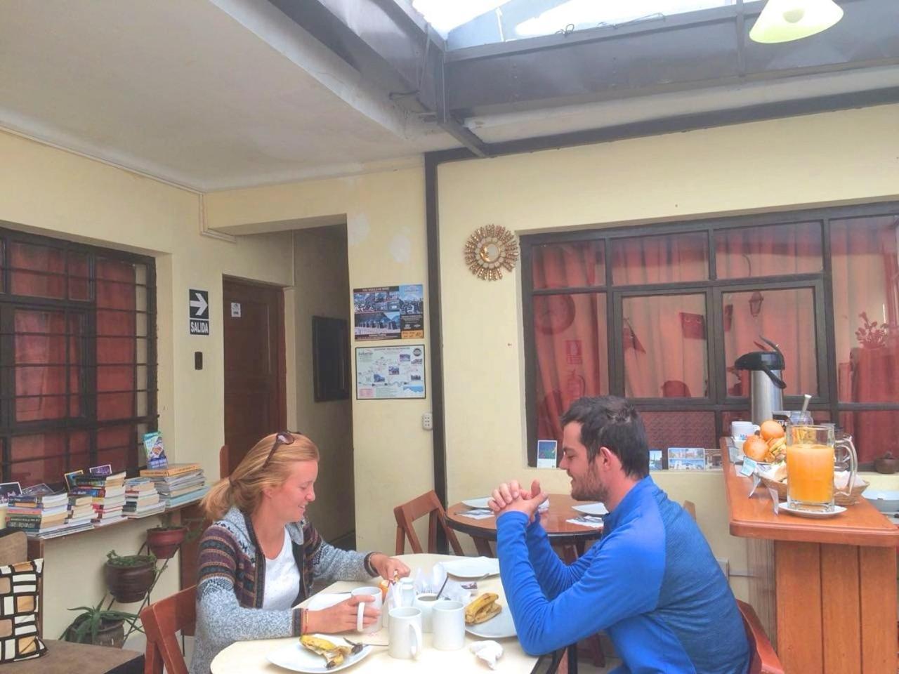 Hostal Feel At *